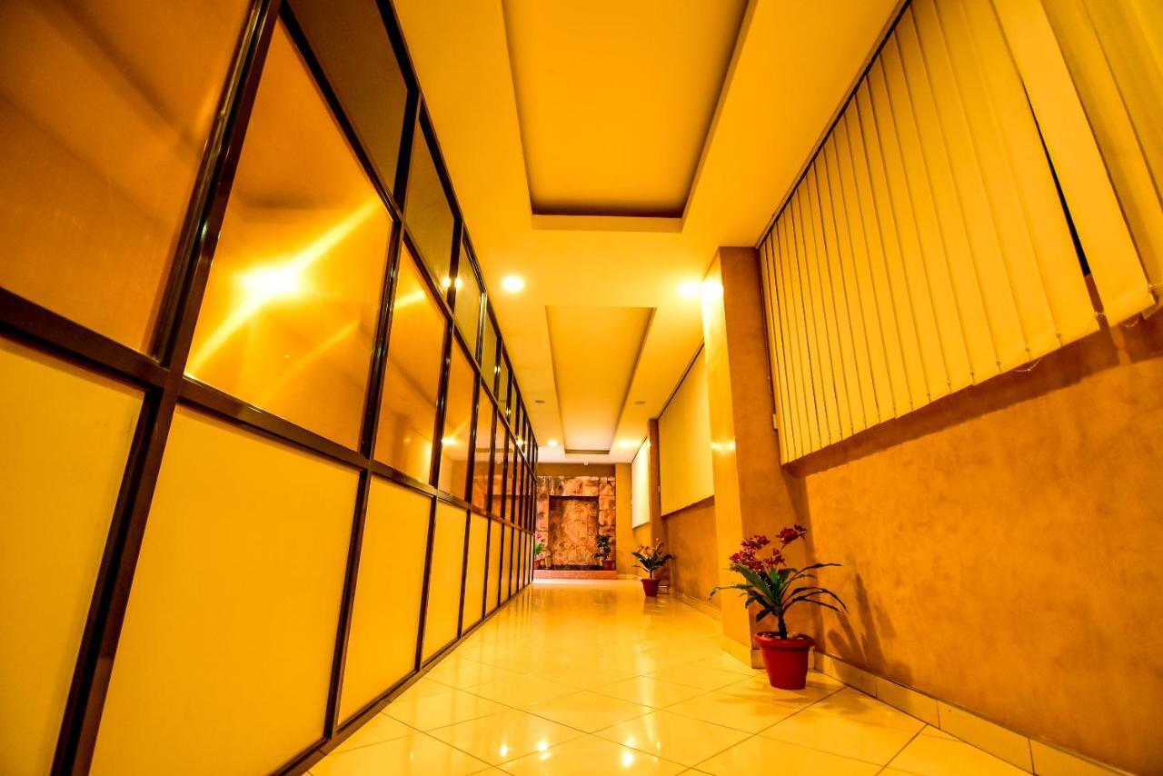 Hotel OK Kampala Buitenkant foto